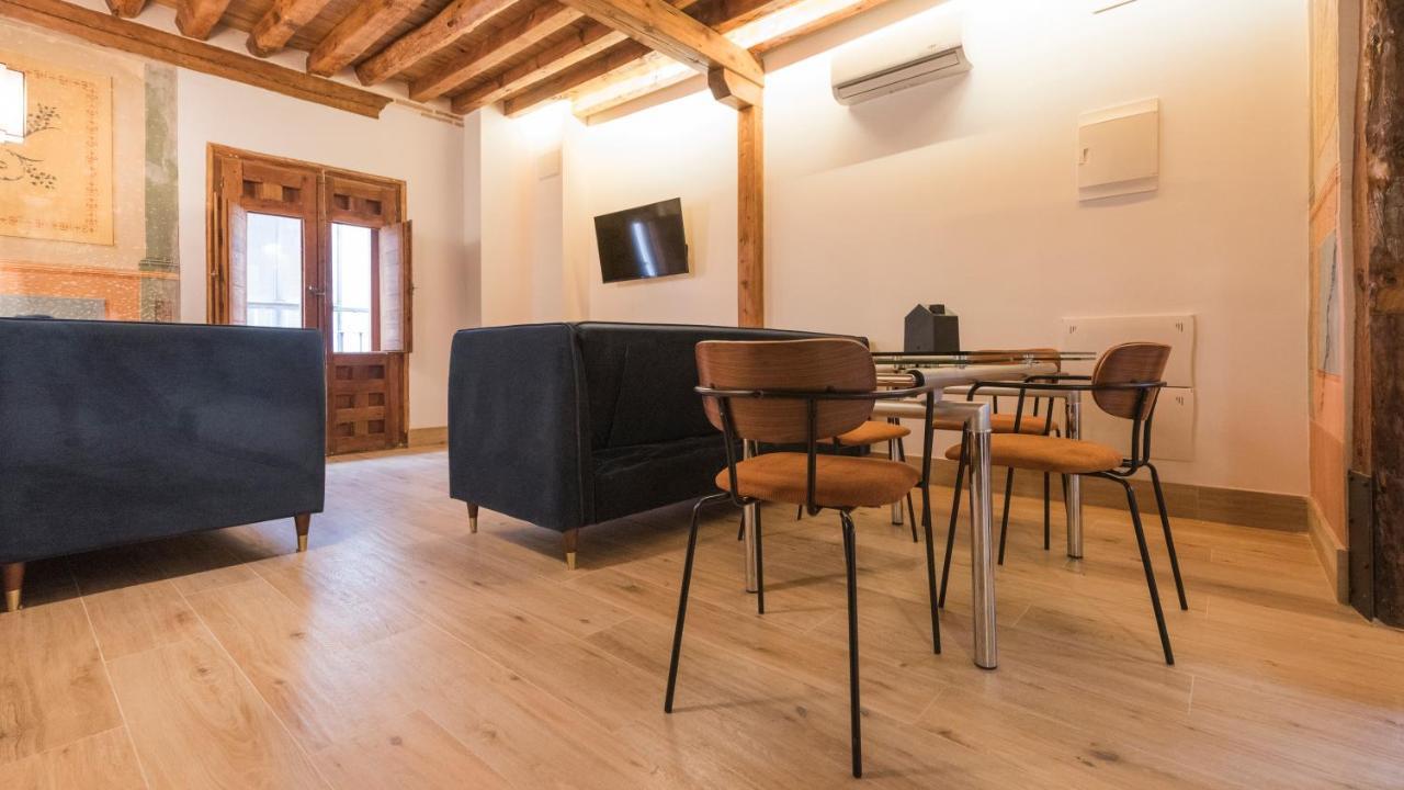 Apartamentos Boutique Pinocho Toledo Exteriör bild